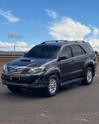 TOYOTA HILUX SW4 3.0 SRV 4X4 16V TURBO INTERCOOLER DIESEL 4P AUTOMÁTICO